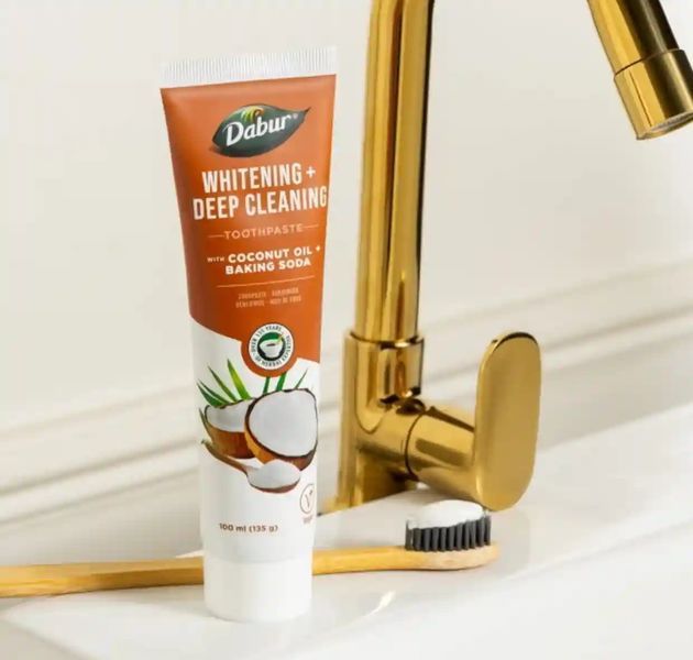 Зубна паста Кокосова олія і Сода Dabur Coconut Oil & Soda 100 мл 5022496019934 фото