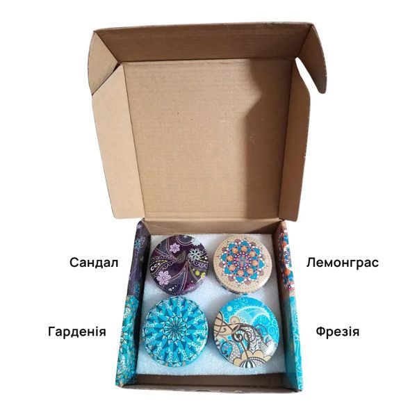 Набір ароматичних свічок з різними запахами №3, 4 свічки в коробці 300г 6439438 фото