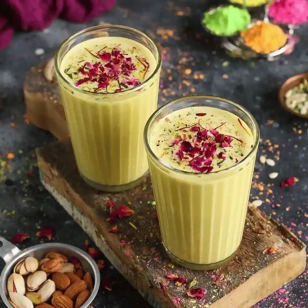 Сироп для молочних напоїв горіховий зі спеціями Haldiram's Shahi Thandai 750 мл 8904004407389 фото